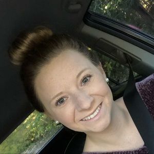 Meet your Posher, Alexis